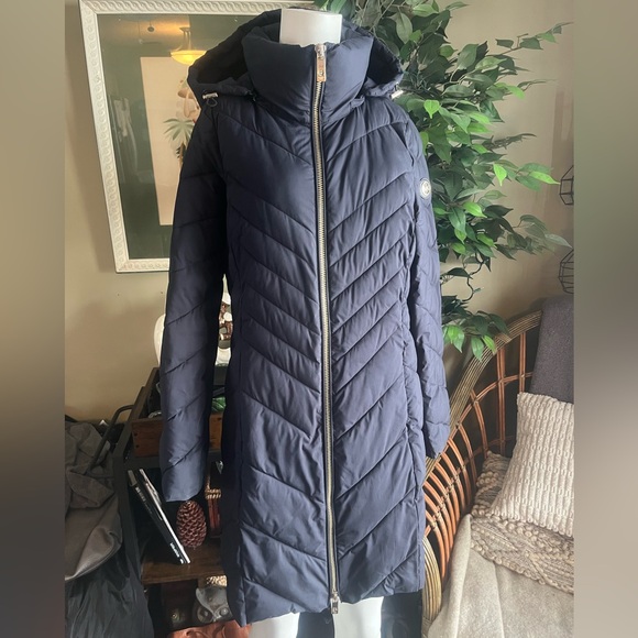 Michael Kors Packable Puffer - Picture 2 of 9